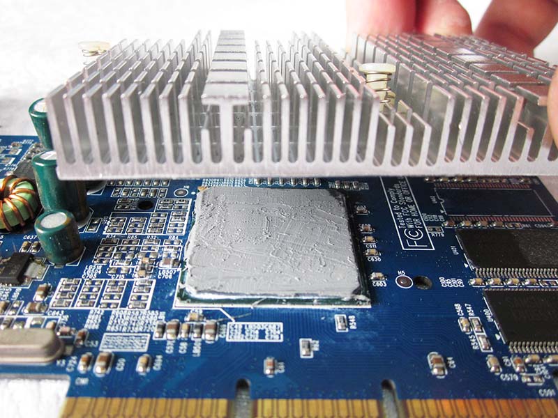 導(dǎo)熱膏與導(dǎo)熱墊：揭秘終極散熱方案