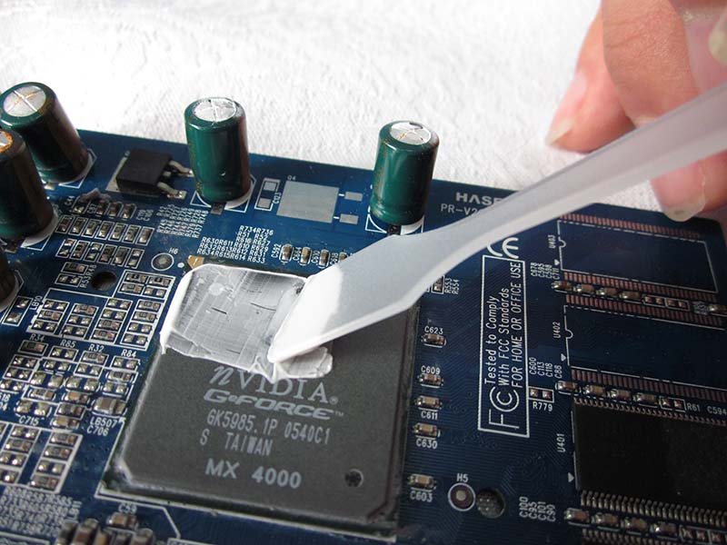 導(dǎo)熱膠涂抹方法